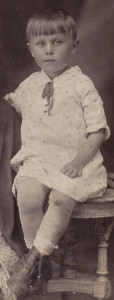 К.П. Коновалова (Рождественская) в детстве. 1937 г.